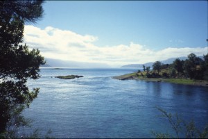 0293 jezero Rinihue, začátek řeky SAN PEDRO.jpg